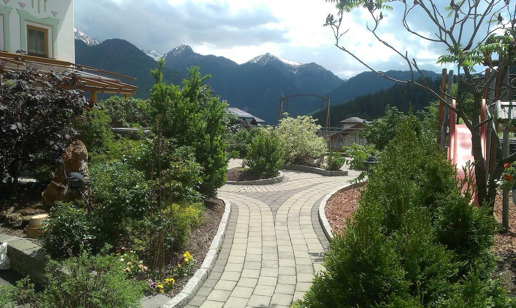 סרפהאוס Hotel Garni Romantika מראה חיצוני תמונה