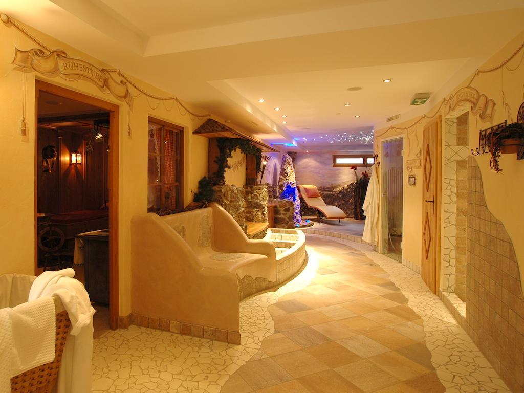 סרפהאוס Hotel Garni Romantika מראה חיצוני תמונה