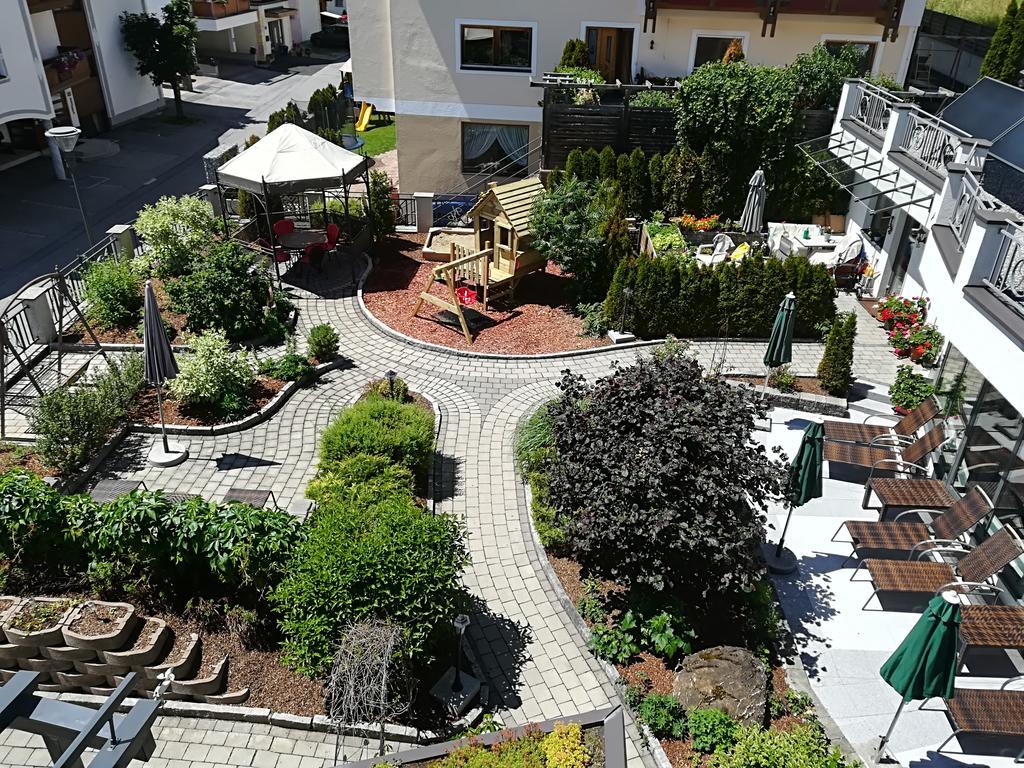 סרפהאוס Hotel Garni Romantika מראה חיצוני תמונה