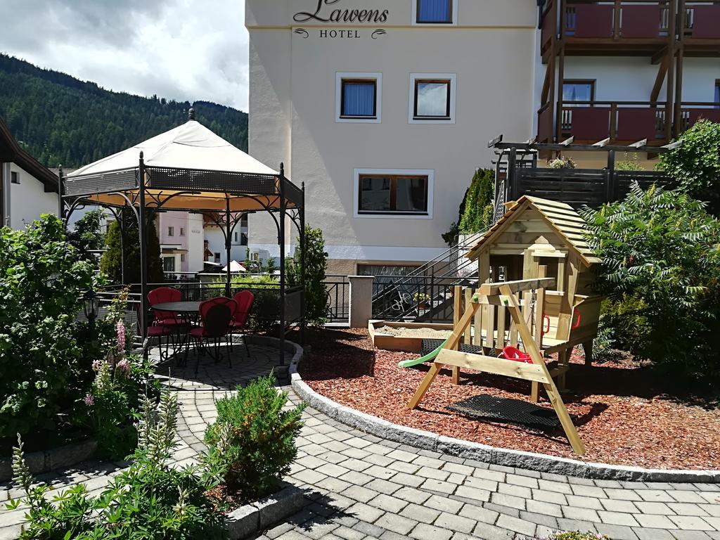 סרפהאוס Hotel Garni Romantika מראה חיצוני תמונה