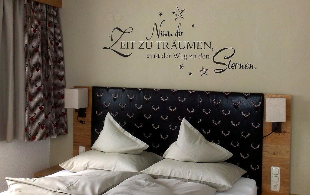 סרפהאוס Hotel Garni Romantika מראה חיצוני תמונה
